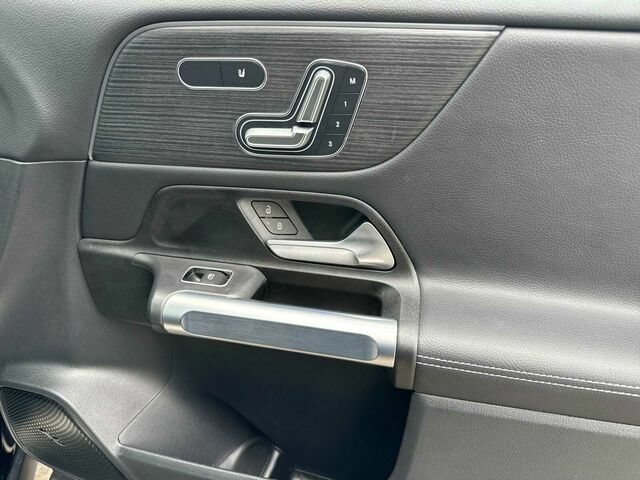 Used 2026 Mercedes-Benz GLB 250 4MATIC image 20