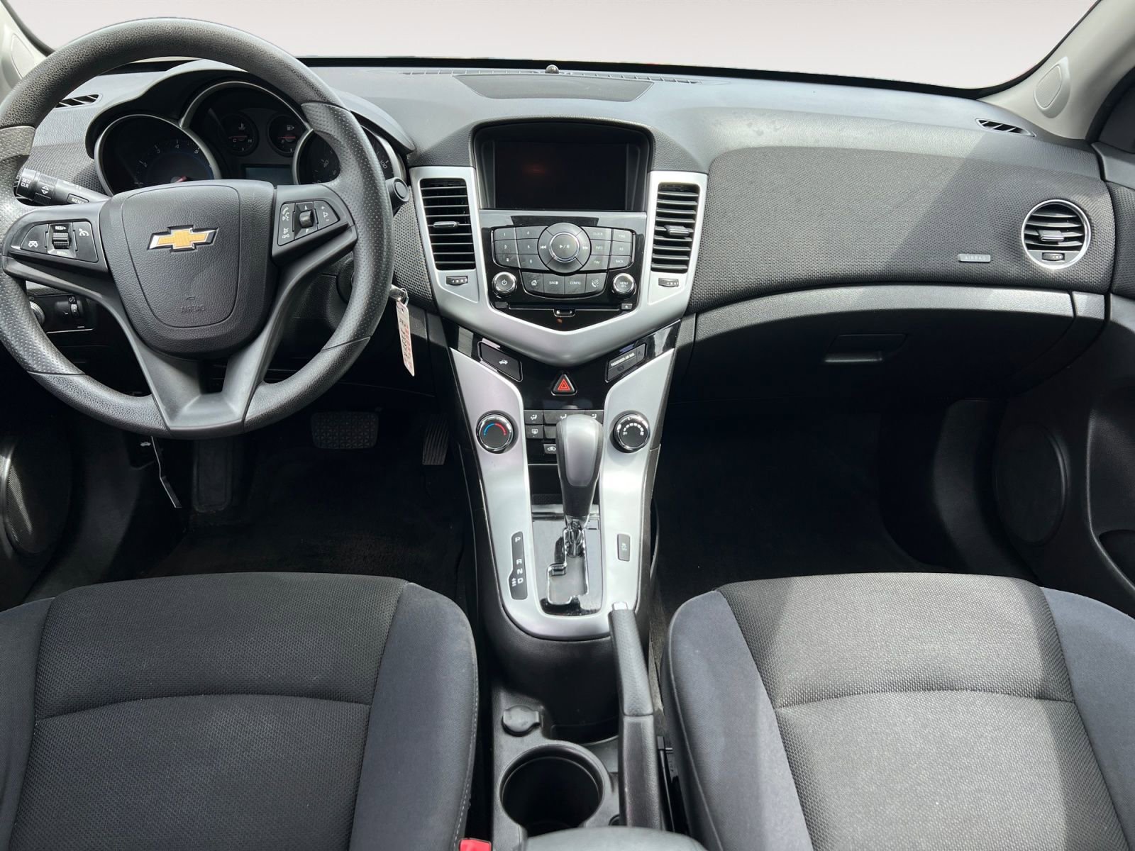 Used 2016 Chevrolet Cruze LT w/ Technology Package image 10