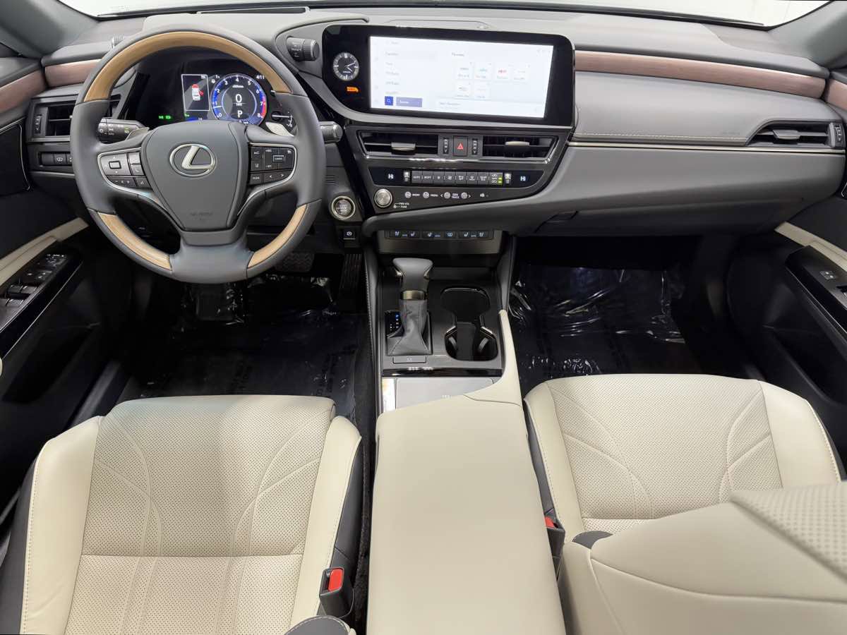 Used 2025 Lexus ES 350 Ultra Luxury image 13