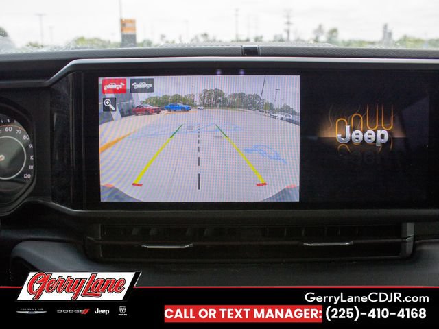Used 2024 Jeep Gladiator Mojave AWD/4WD image 7