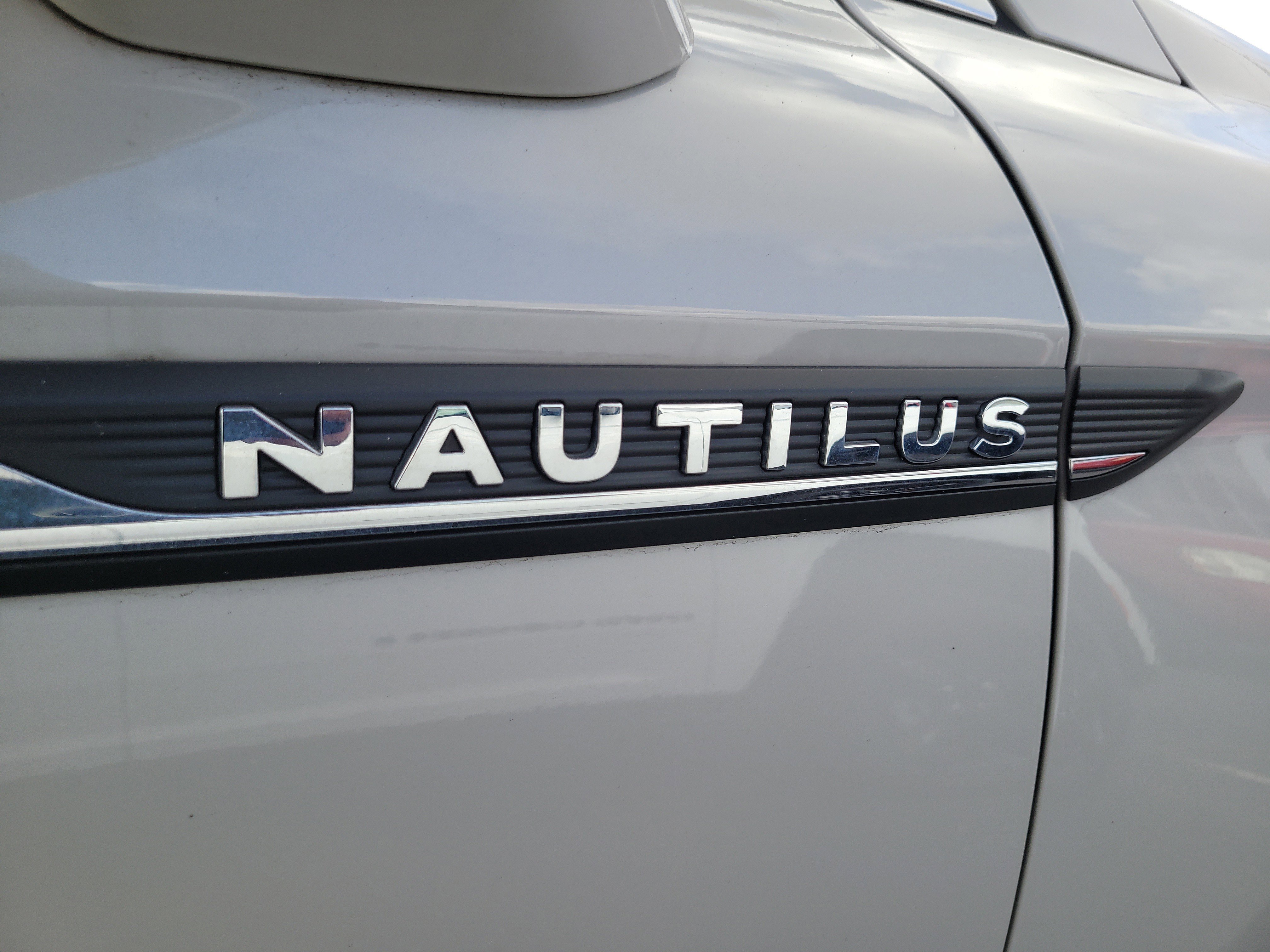 Used 2022 Lincoln Nautilus Reserve w/ Luxury Package image 9