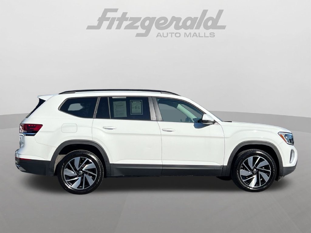Used 2024 Volkswagen Atlas SE AWD/4WD image 3