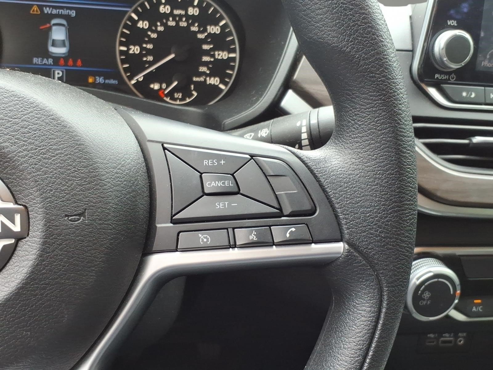 Used 2024 Nissan Altima 2.5 SV AWD/4WD image 11