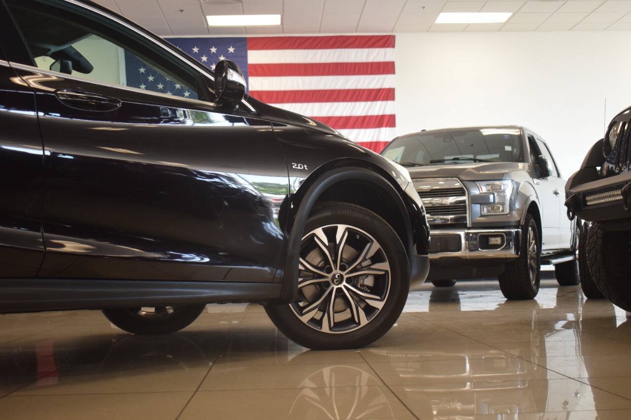 Used 2018 INFINITI QX30 Premium w/ Navigation Package AWD/4WD image 29