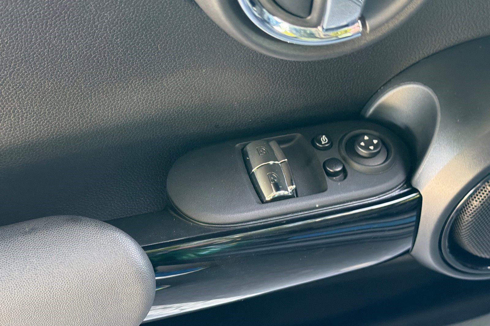 Used 2024 MINI Cooper SE image 13