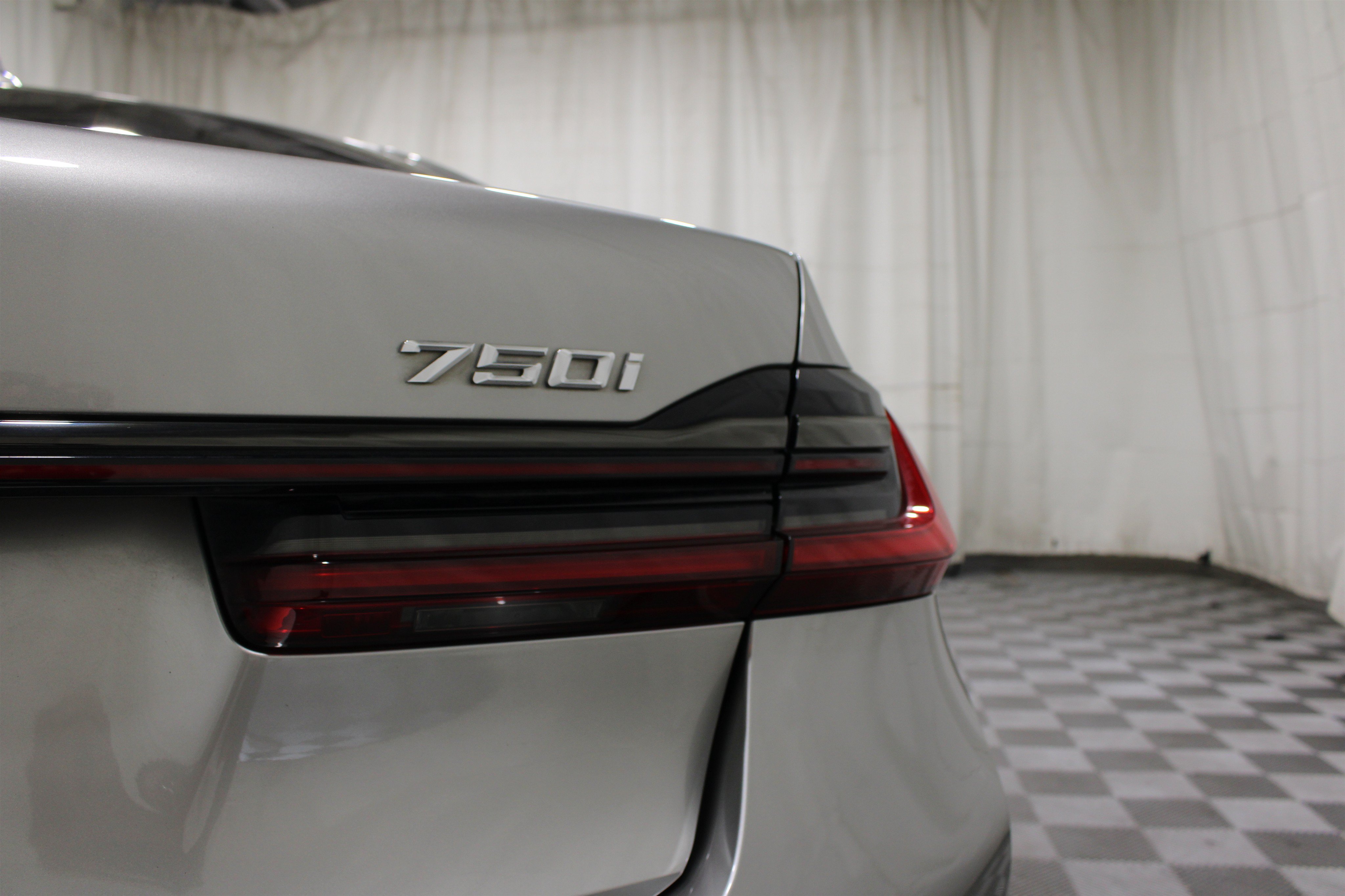 Used 2020 BMW 750i xDrive w/ Executive Package AWD/4WD image 33