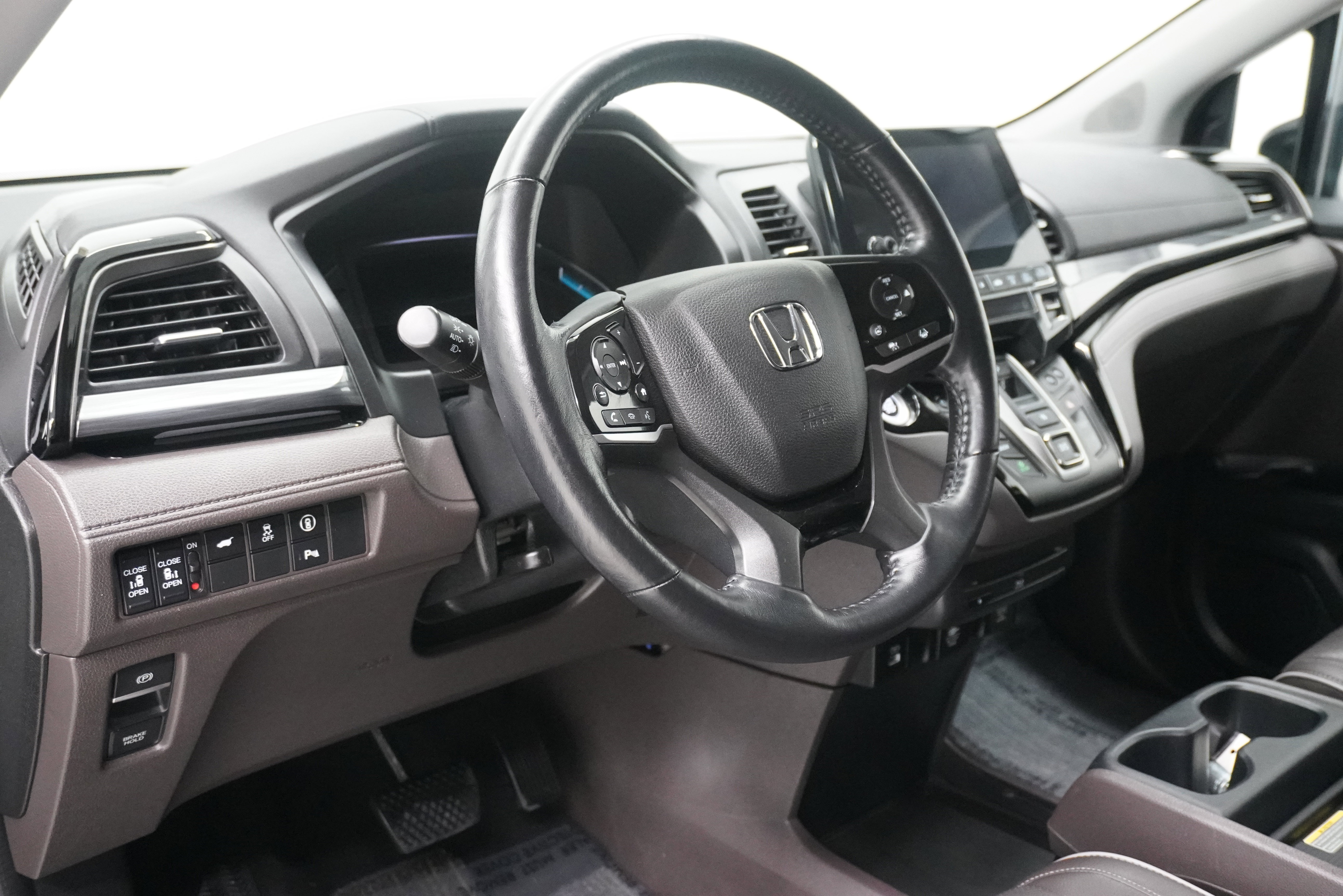 Used 2023 Honda Odyssey Elite image 9