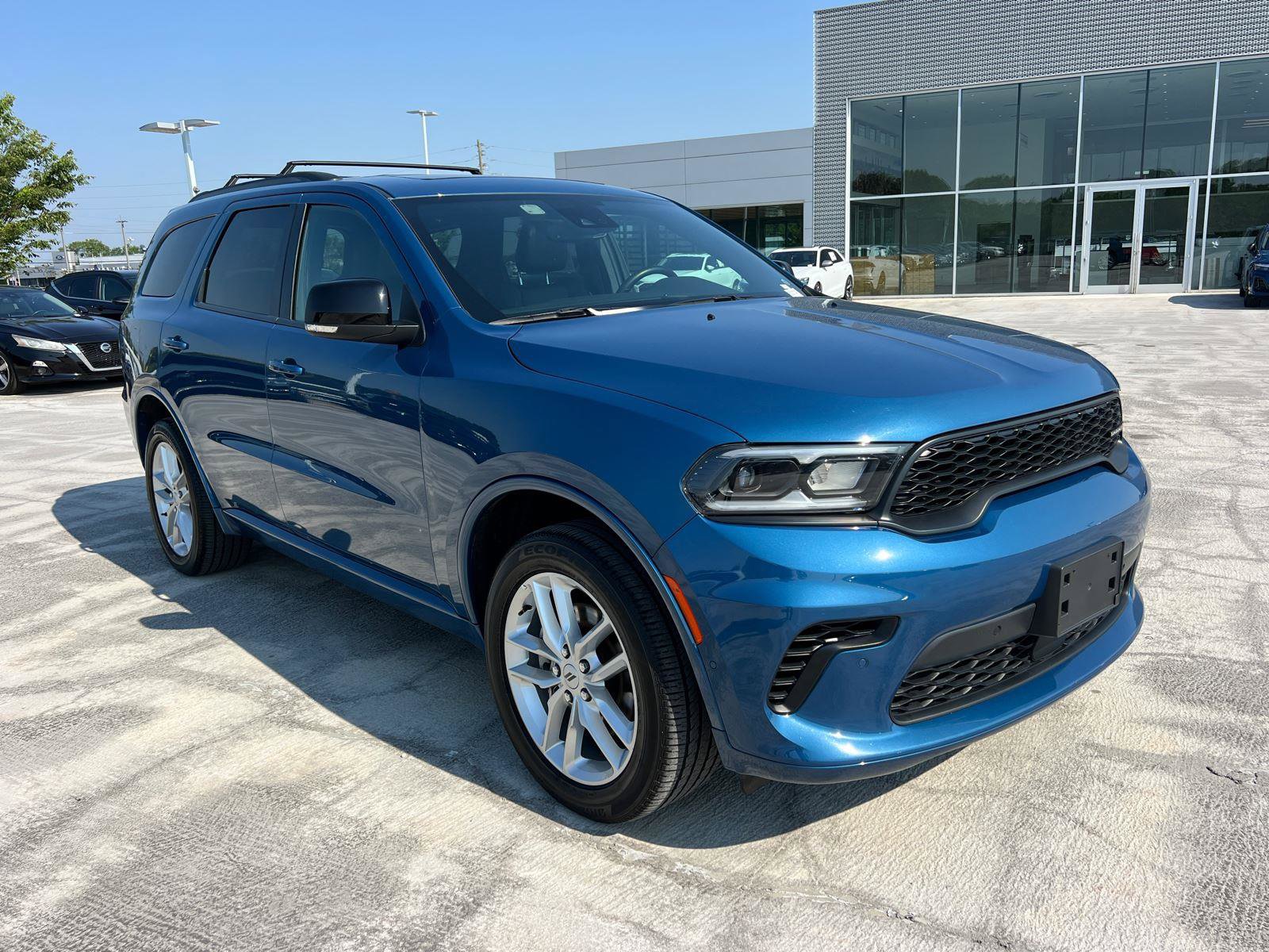 Used 2025 Dodge Durango GT AWD/4WD image 3