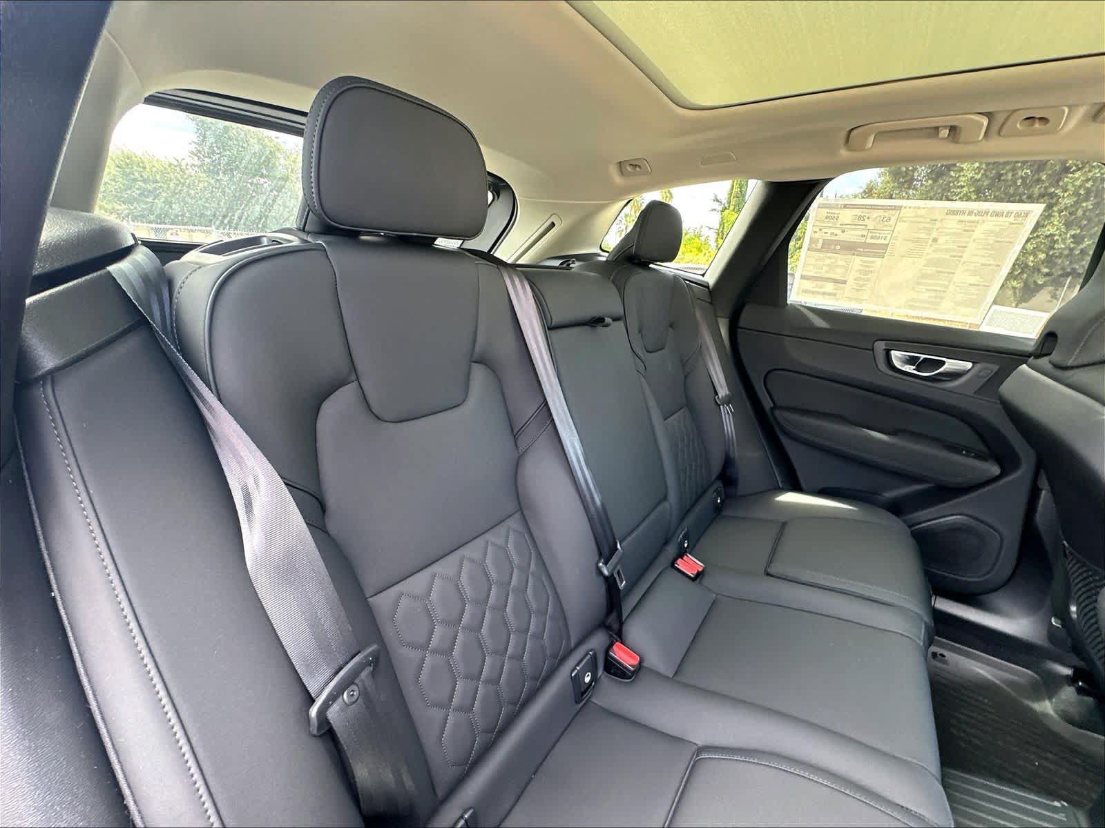 New 2026 Volvo XC60 T8 Plus AWD/4WD image 27