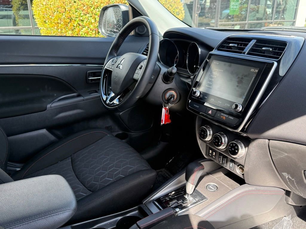 Used 2024 Mitsubishi Outlander Sport LE image 28