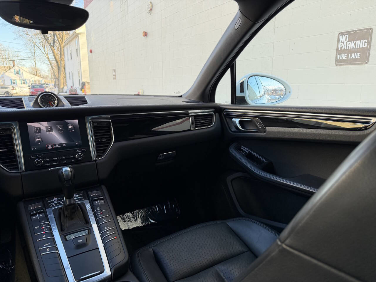 Used 2017 Porsche Macan image 33