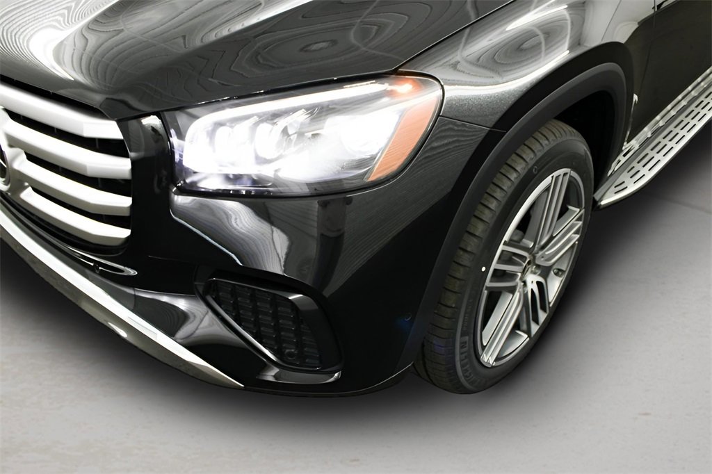 Used 2025 Mercedes-Benz GLS 450 4MATIC image 32