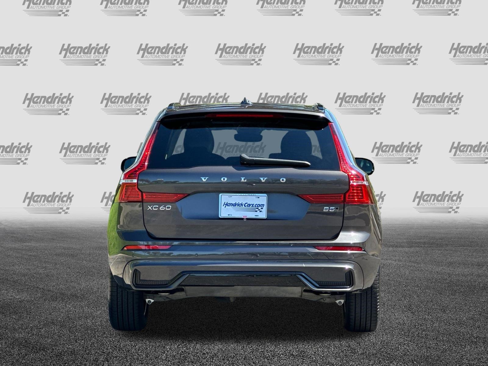 Used 2025 Volvo XC60 B5 Core image 6