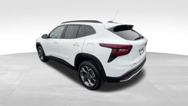 Certified 2025 Chevrolet Trax LT w/ Driver Confidence Package FWD image 4
