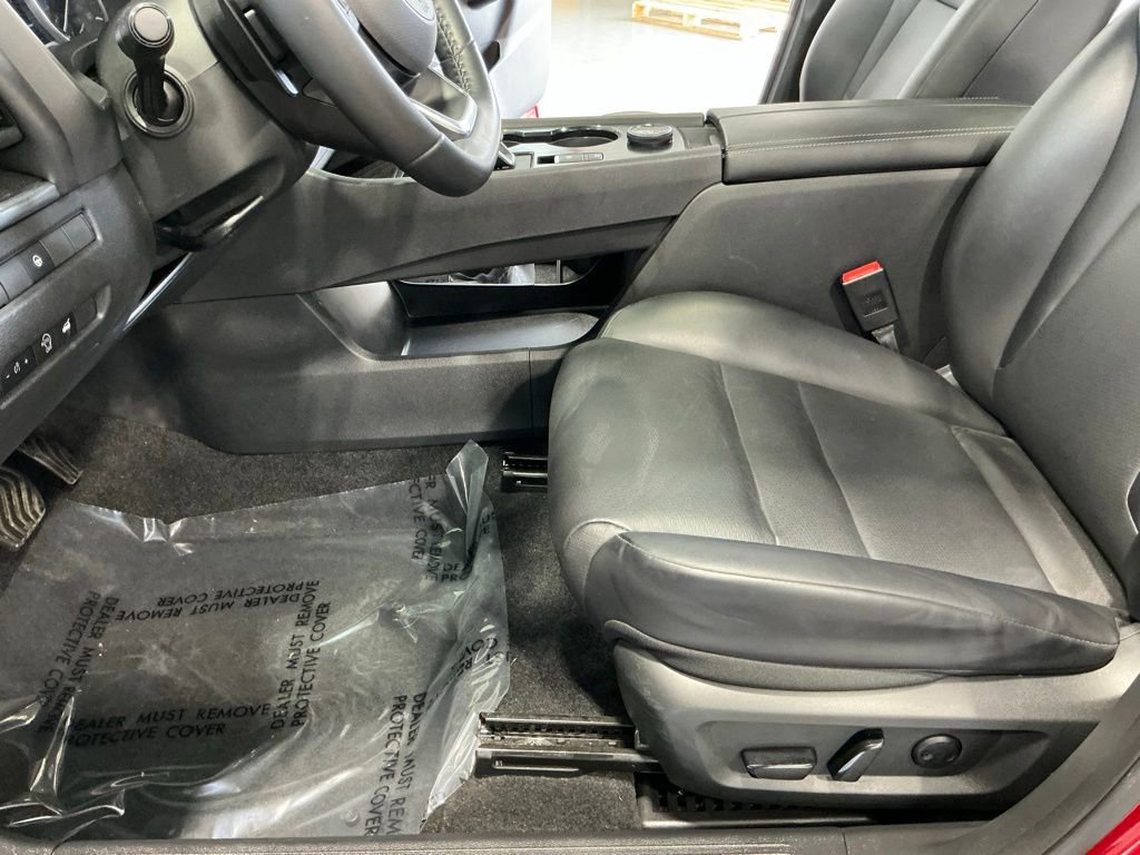 Used 2023 Nissan Rogue SV w/ SV Premium B Package image 14