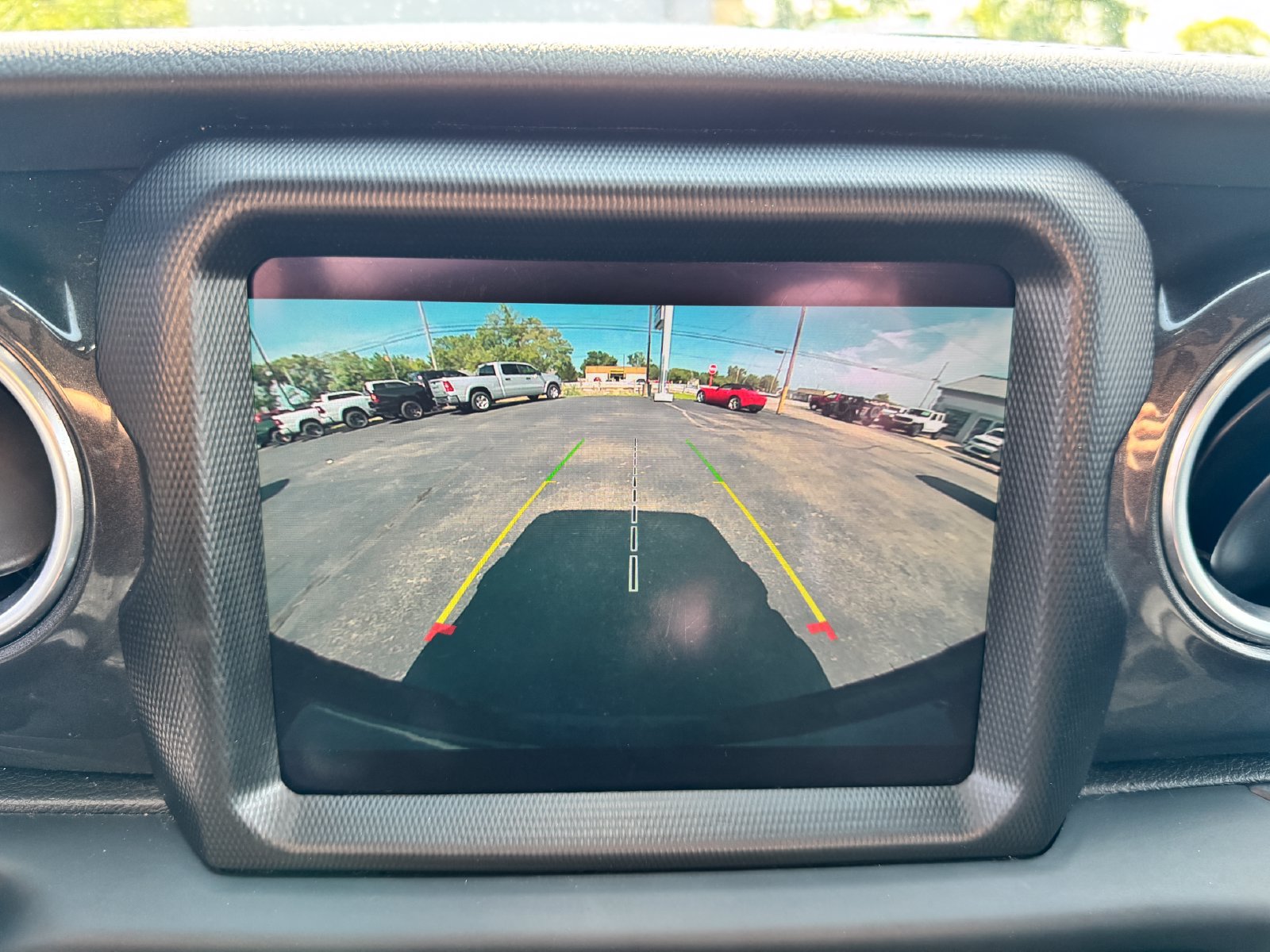Used 2021 Jeep Wrangler Unlimited Sahara AWD/4WD image 21