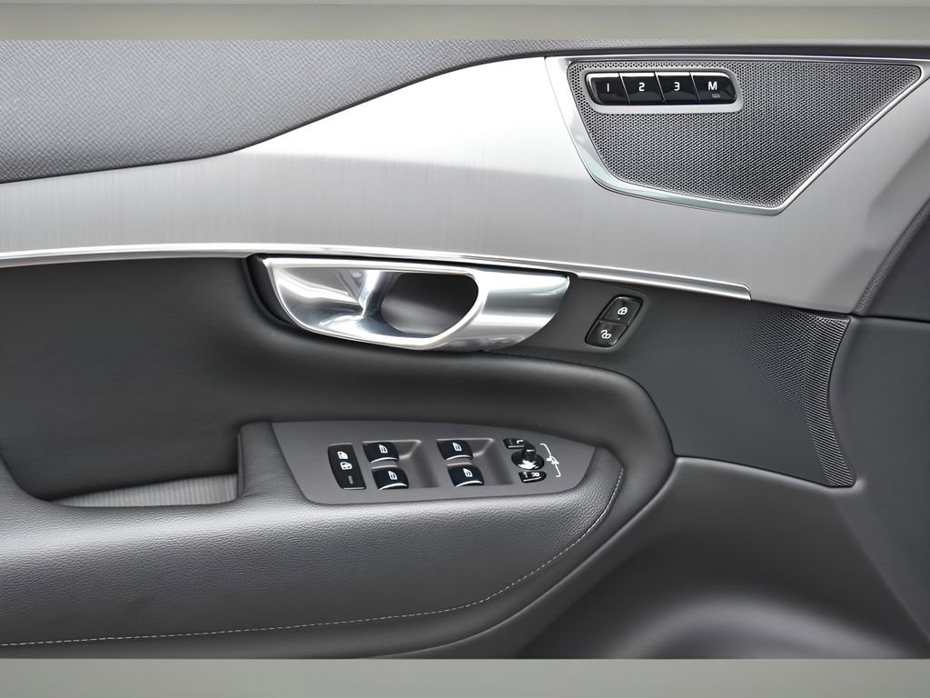 Used 2023 Volvo XC90 B5 Core w/ Protection Package Premier image 27