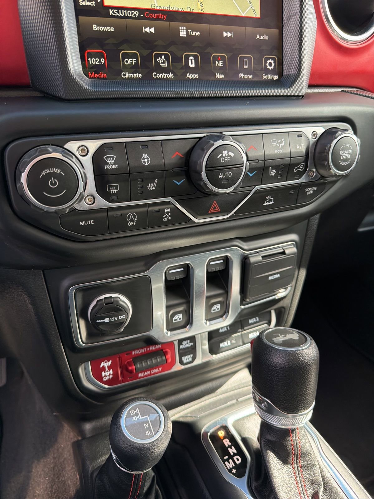 Used 2023 Jeep Wrangler Rubicon w/ LED Lighting Group image 15