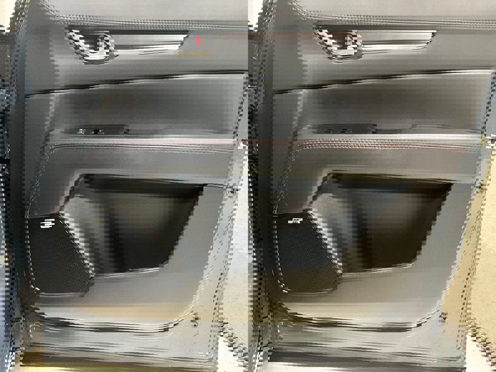 Used 2025 MAZDA CX-5 Carbon Edition image 23