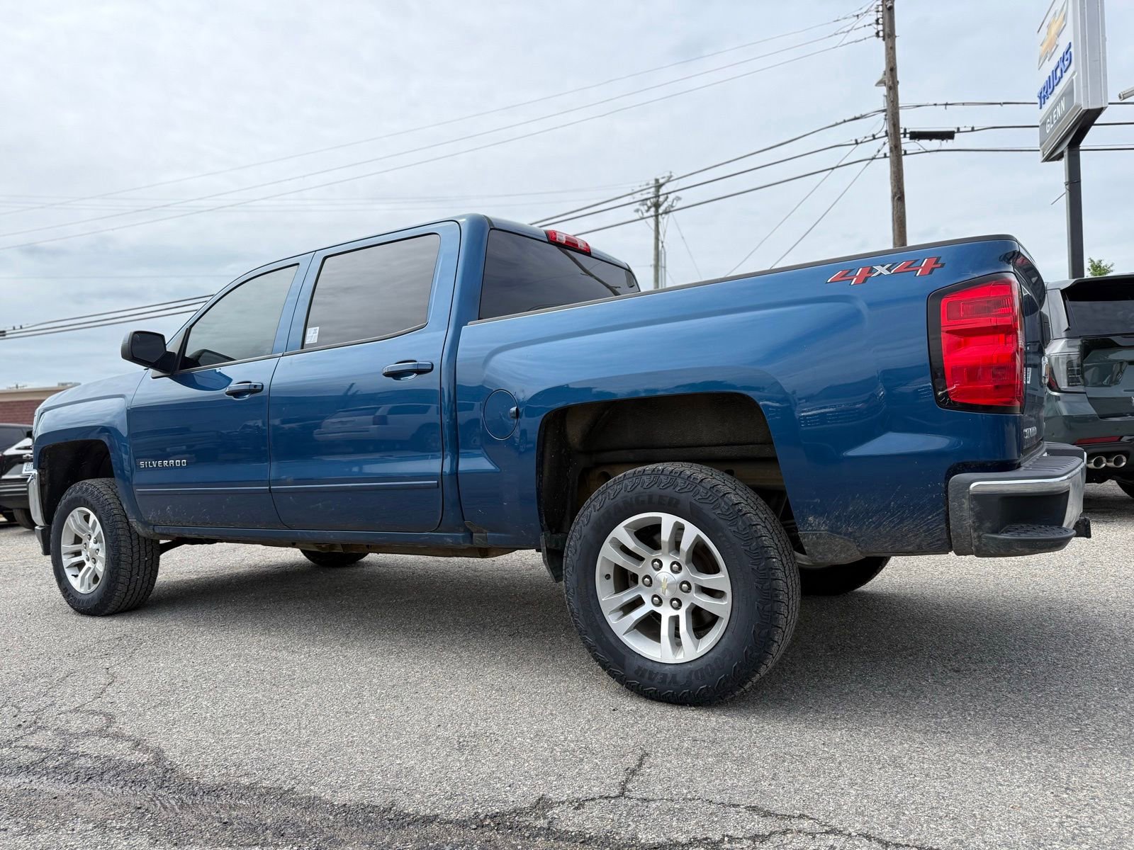 Used 2018 Chevrolet Silverado 1500 LT w/ All Star Edition AWD/4WD image 5