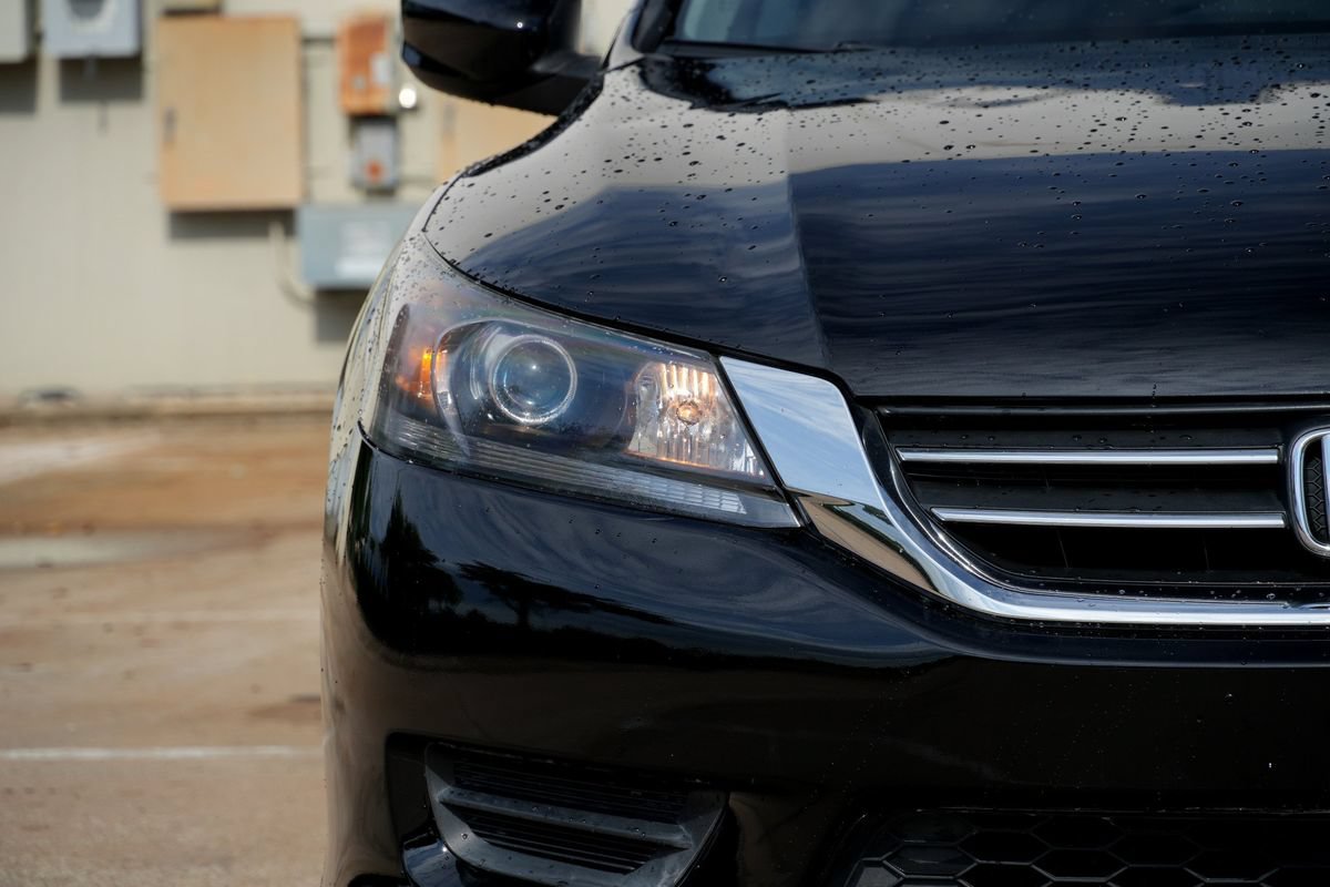 Used 2015 Honda Accord LX image 18