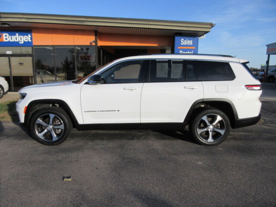 Used 2023 Jeep Grand Cherokee L Limited w/ Trailer Tow Group (B) image 8