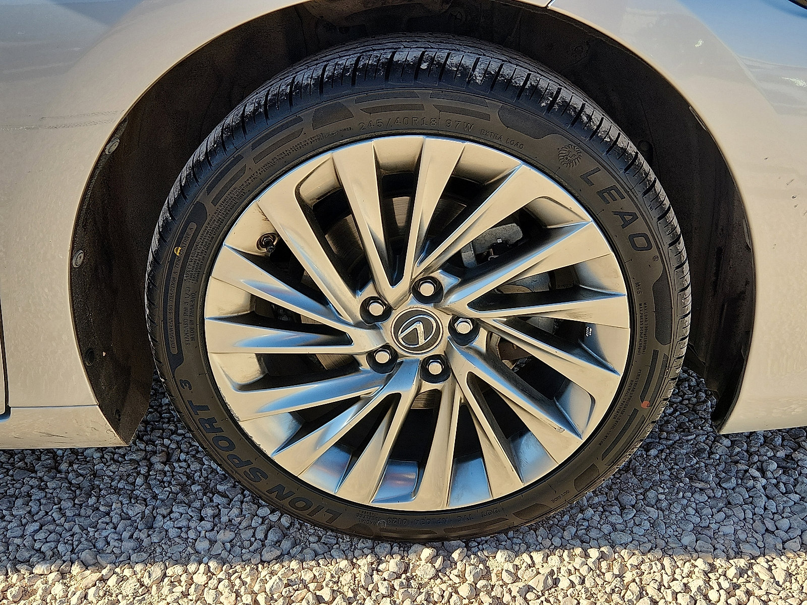 Used 2019 Lexus ES 350 image 7