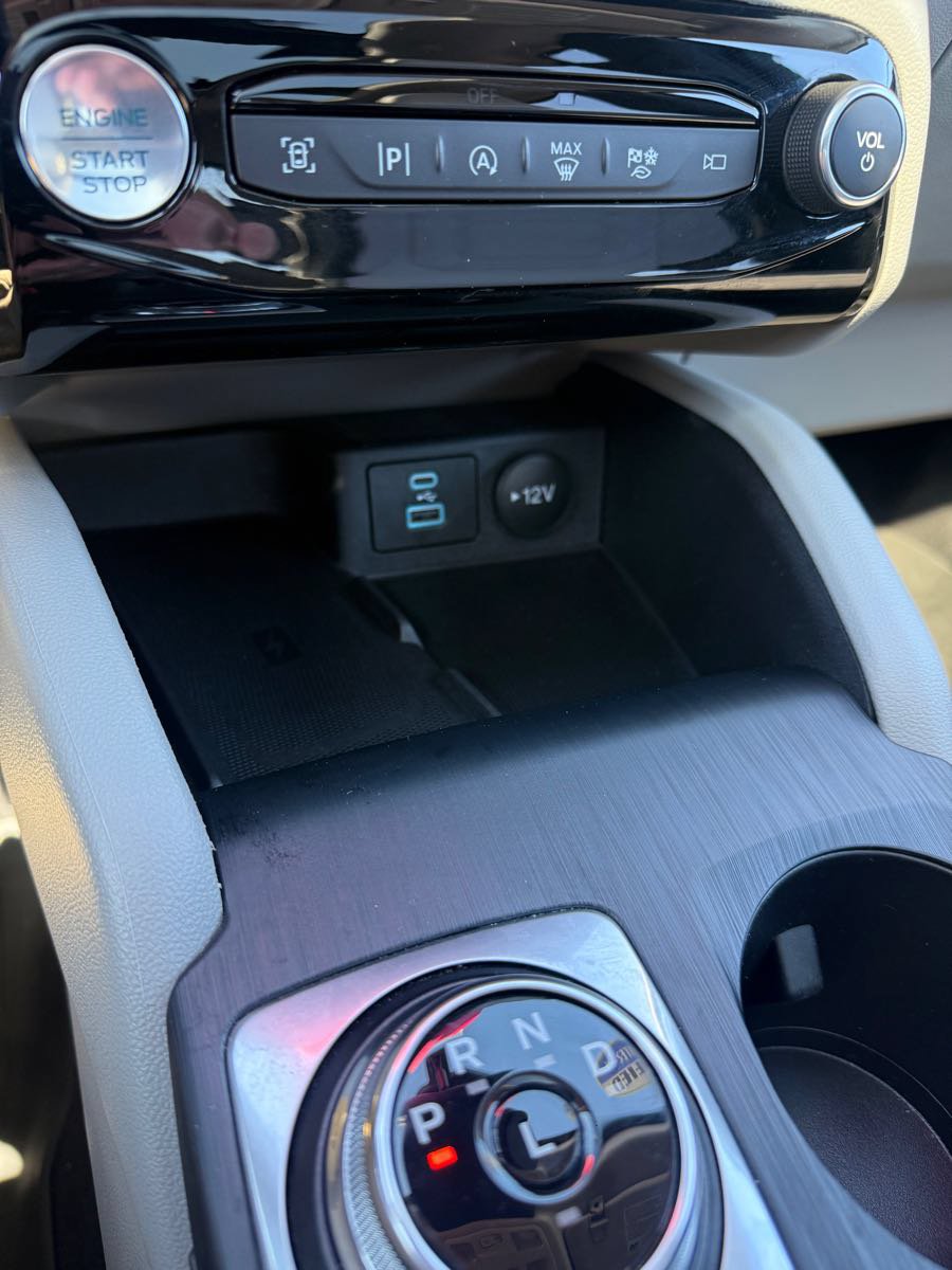 Used 2023 Ford Escape Platinum w/ Premium Technology Package AWD/4WD image 21