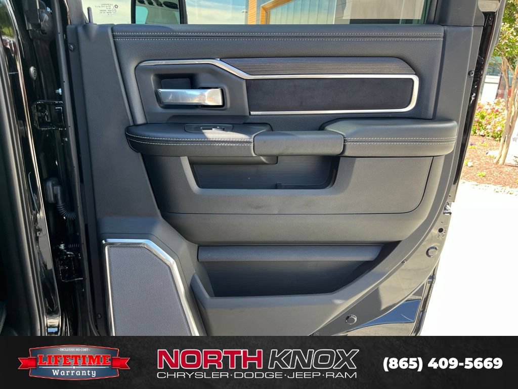 New 2026 RAM 2500 Laramie AWD/4WD image 24
