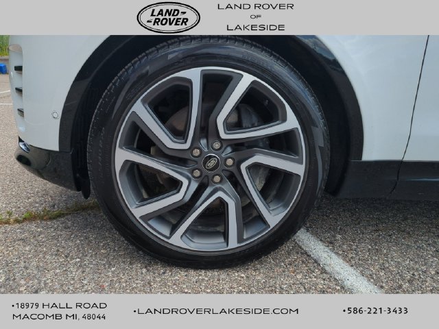 Used 2025 Land Rover Discovery Dynamic SE AWD/4WD image 21
