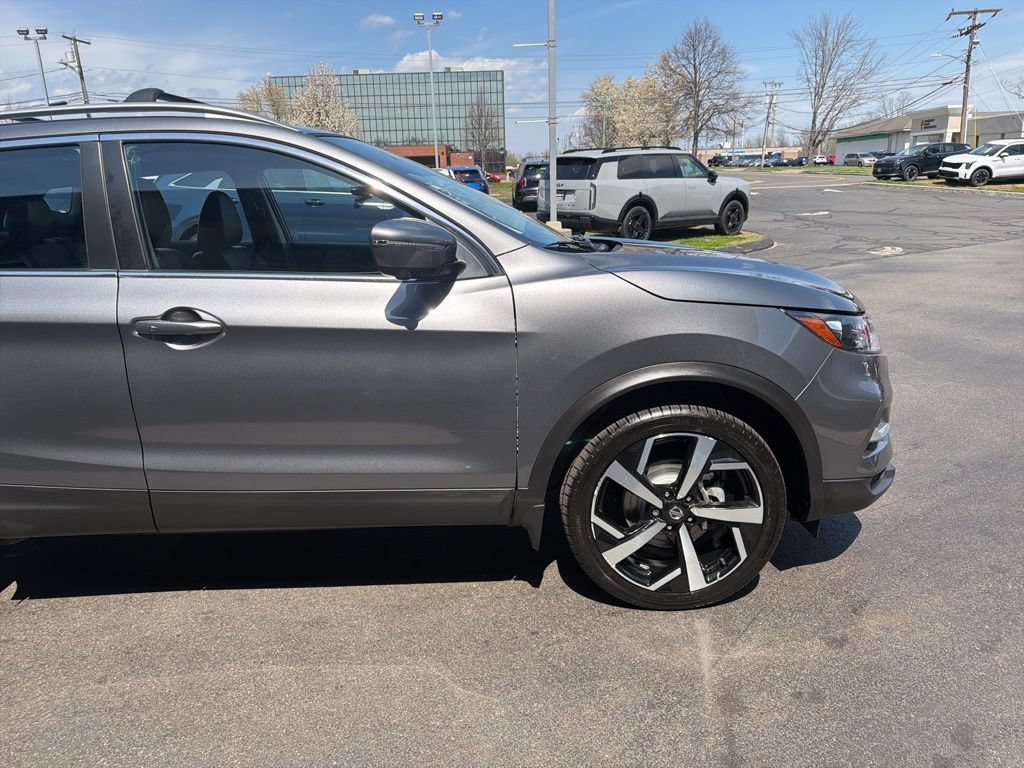 Used 2022 Nissan Rogue Sport SL AWD/4WD image 6