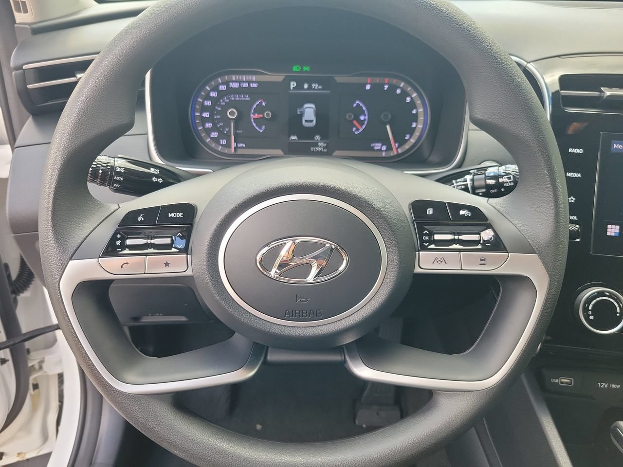 Used 2023 Hyundai Tucson SEL FWD image 18