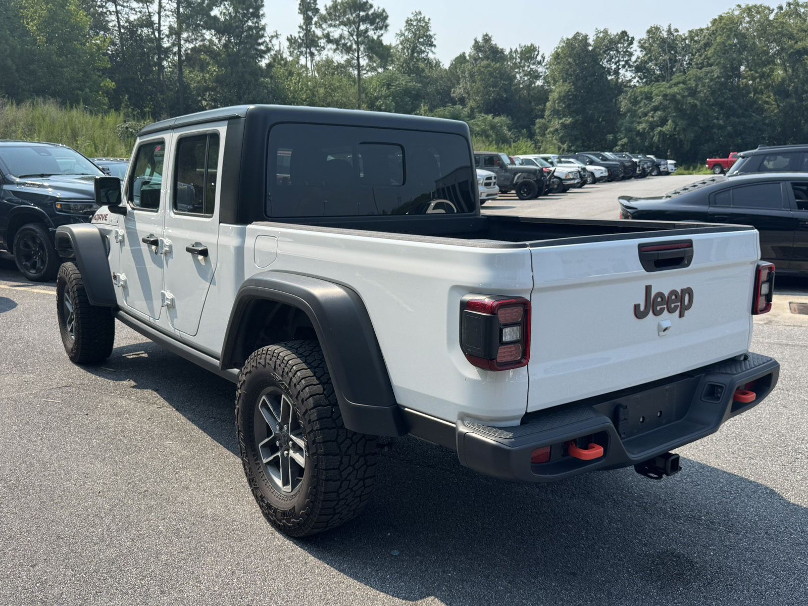 Certified 2025 Jeep Gladiator Mojave w/ Convenience Group AWD/4WD image 7