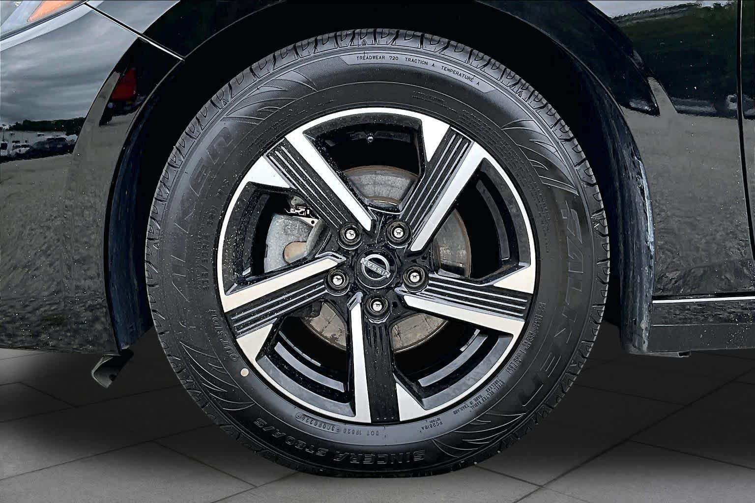 Used 2024 Nissan Sentra SV FWD image 11