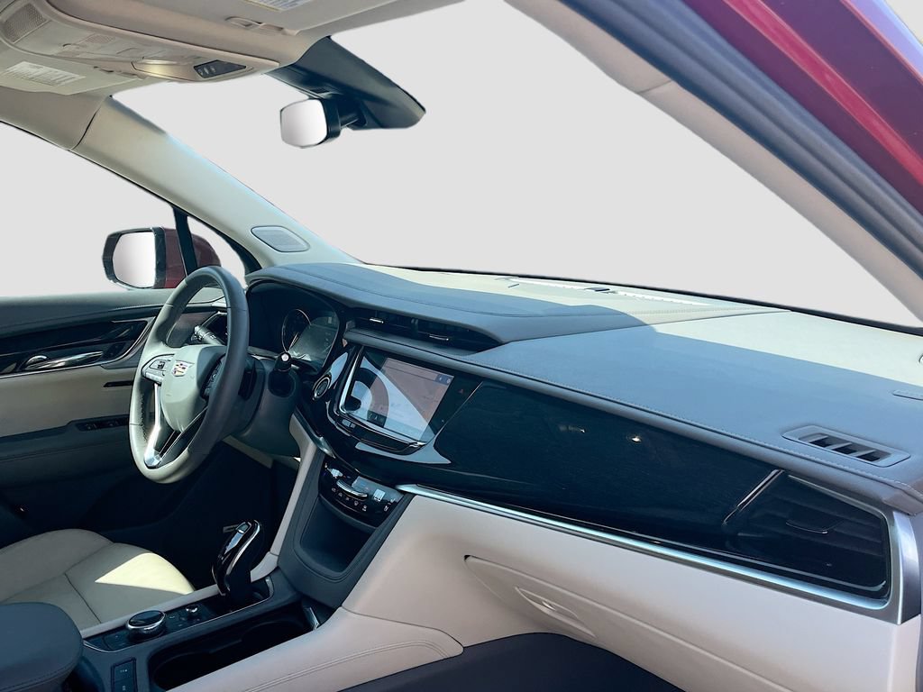 Used 2025 Cadillac XT6 Premium Luxury FWD image 32