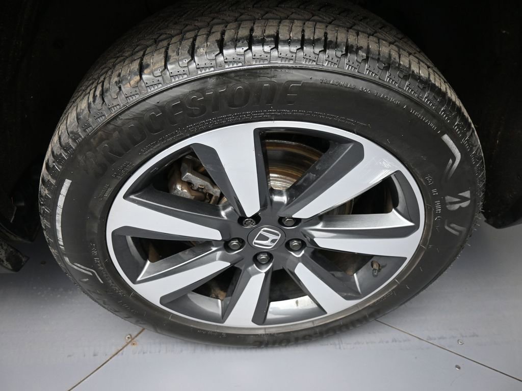 Used 2024 Honda Pilot Touring image 15
