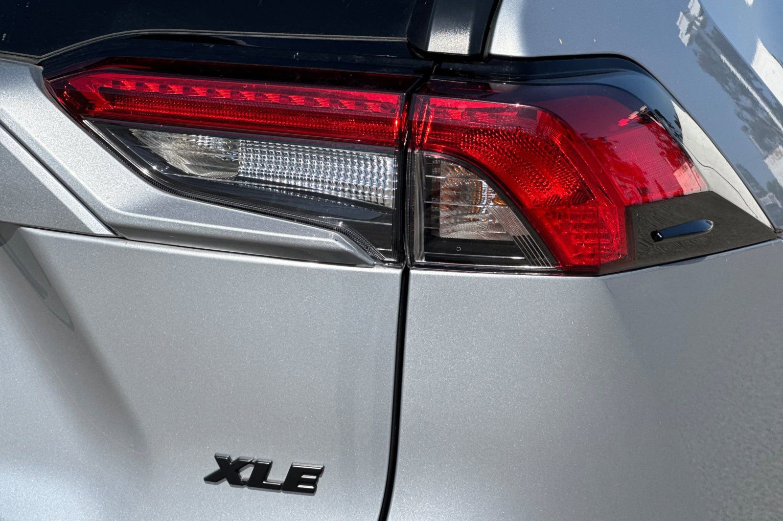 Used 2024 Toyota RAV4 XLE Premium FWD image 27