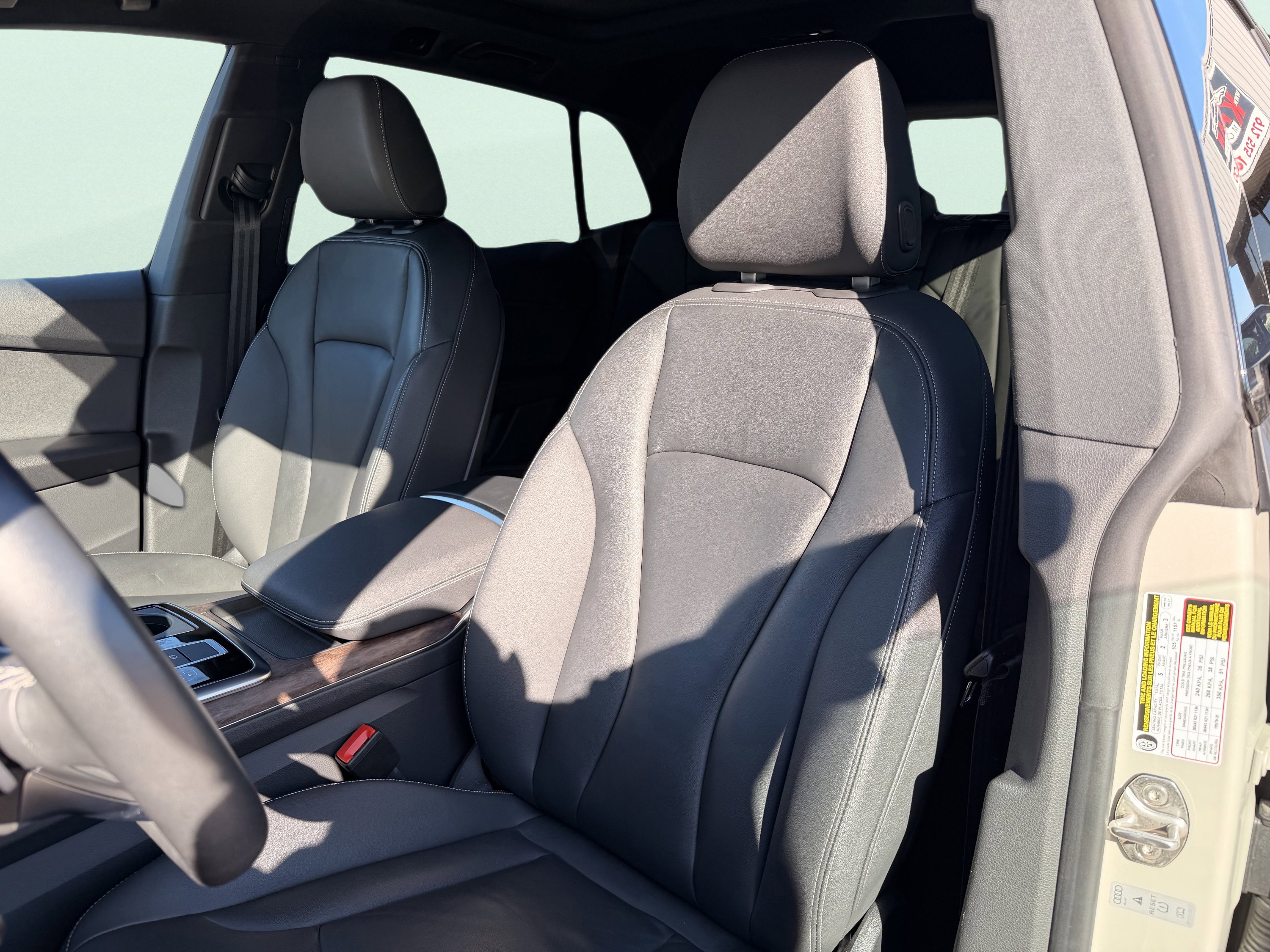 Used 2023 Audi Q8 Premium w/ Convenience Package image 19