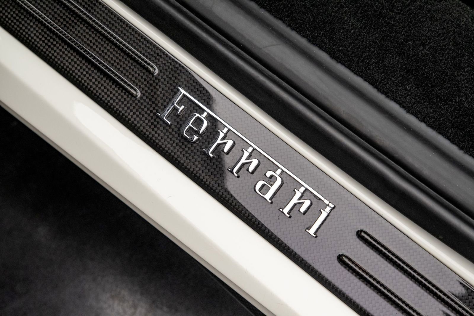 Used 2017 Ferrari 488 Spider image 20