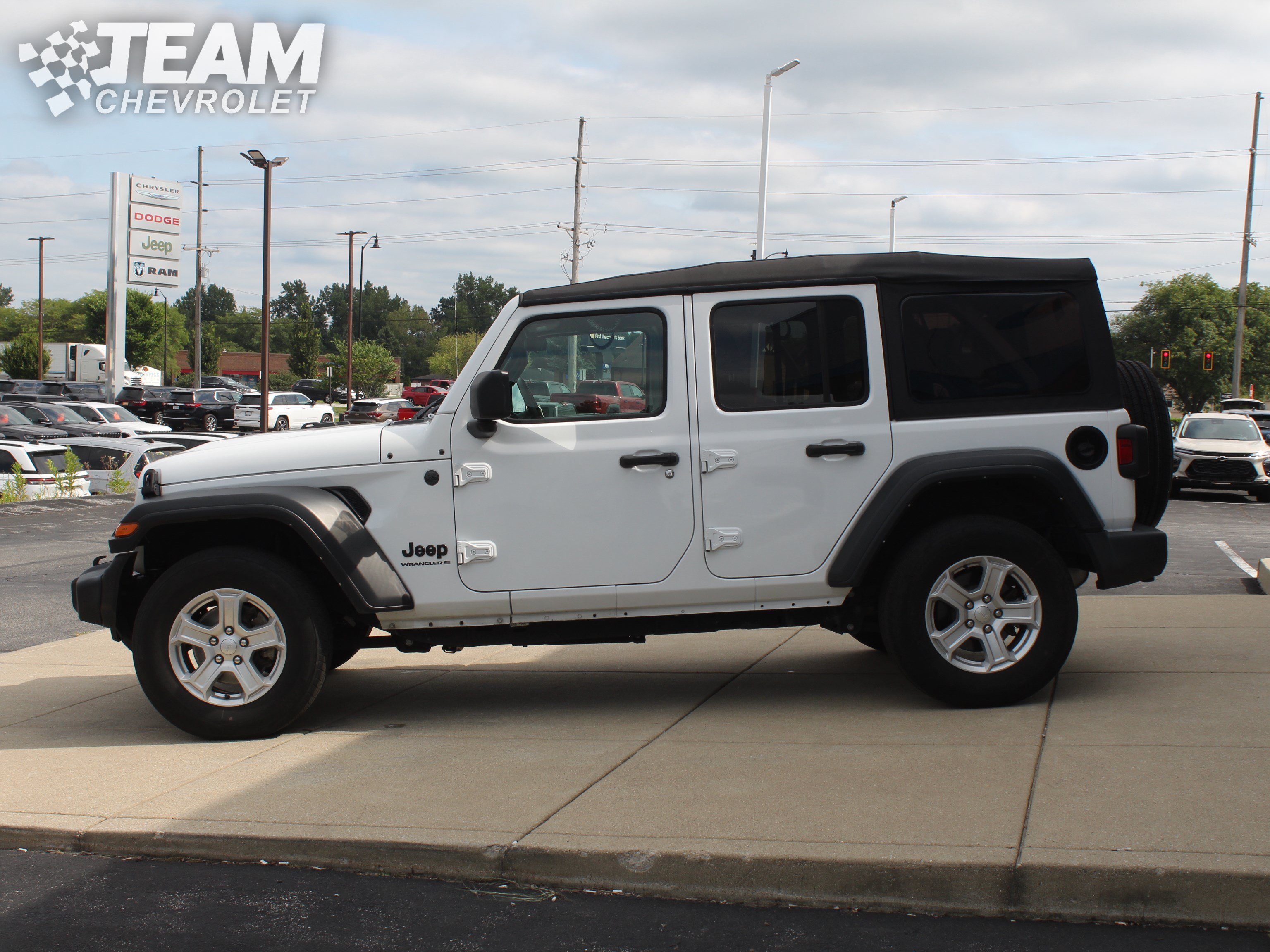 Used 2023 Jeep Wrangler Unlimited Sport AWD/4WD image 7