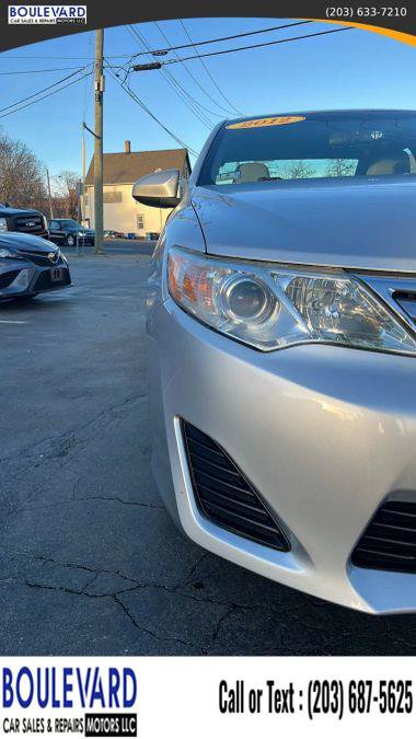Used 2012 Toyota Camry L image 10