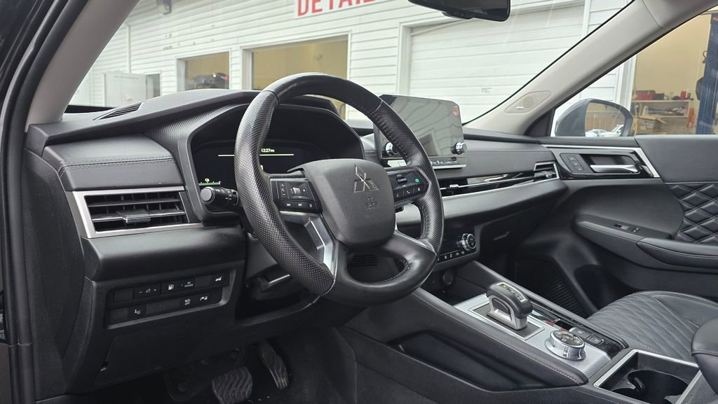 Used 2024 Mitsubishi Outlander SEL image 10