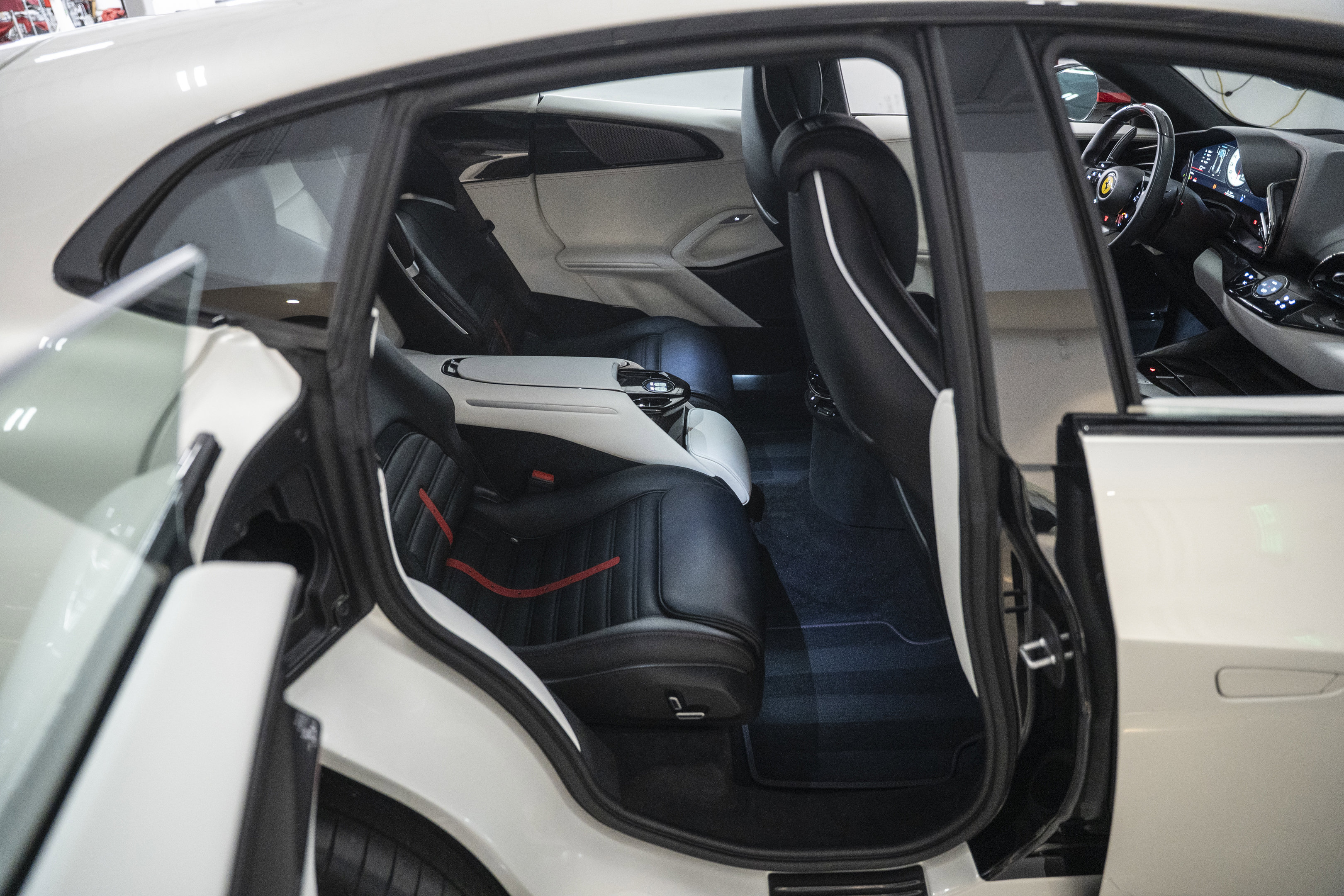 Certified 2024 Ferrari Purosangue AWD image 43