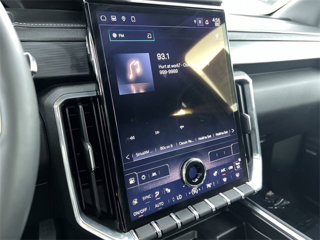 Used 2025 GMC Acadia Elevation image 13