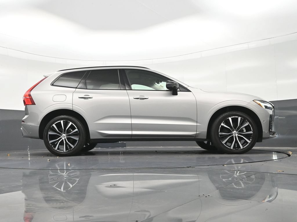 Certified 2024 Volvo XC60 B5 Plus w/ Climate Package AWD/4WD image 28