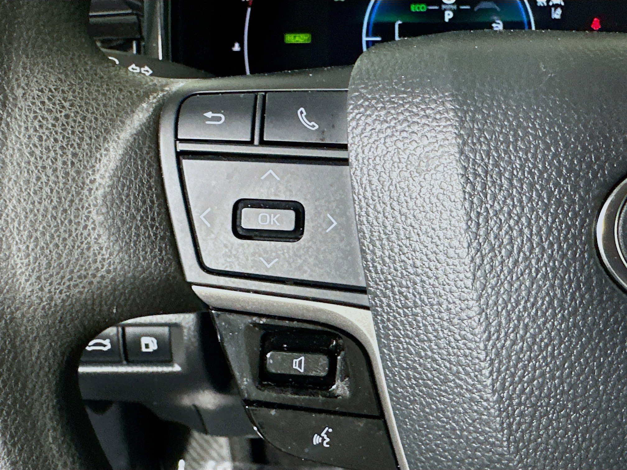 Used 2025 Toyota Camry LE image 16