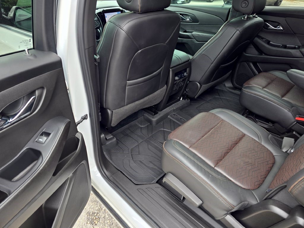 Used 2022 Chevrolet Traverse High Country FWD image 30