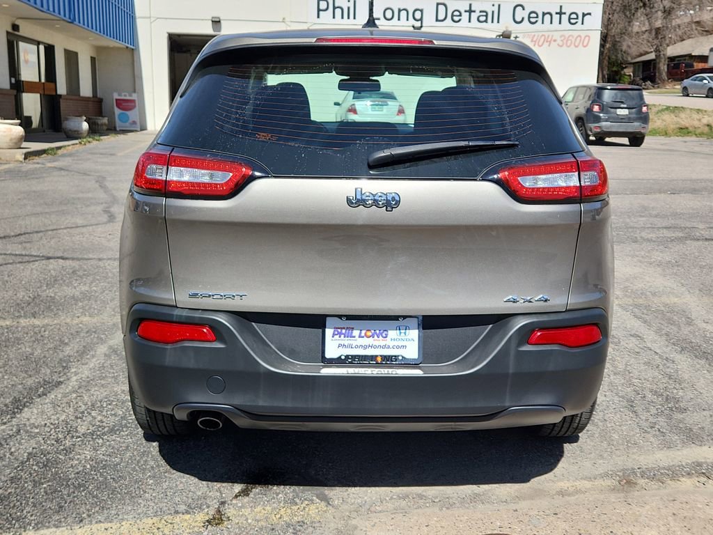 Used 2017 Jeep Cherokee Sport w/ Cold Weather Group image 8