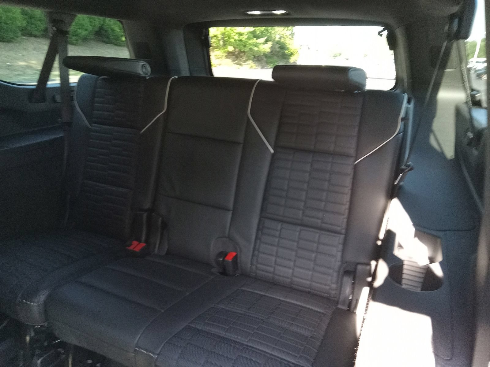 Used 2026 Cadillac Escalade ESV V AWD/4WD image 25