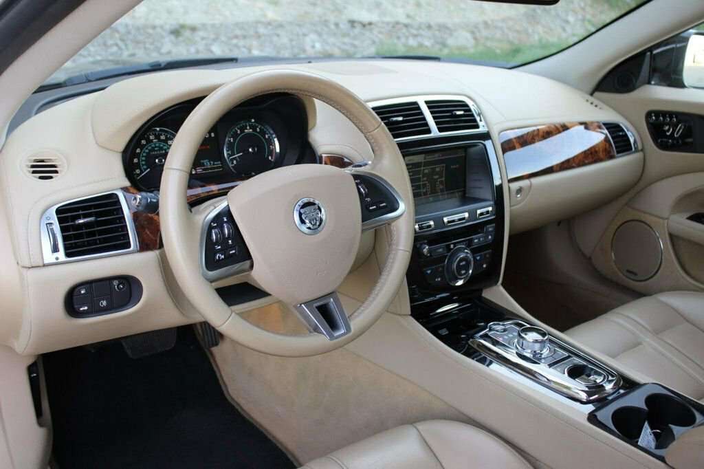 Used 2013 Jaguar XK Touring RWD image 10